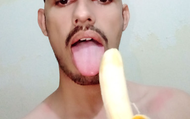 I Love Sucking Bananas