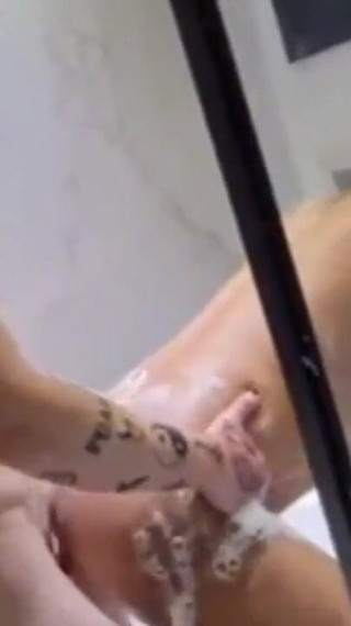 Baanho De Espuma Com Carmona