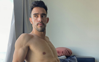 Hunk Man Showing Ass