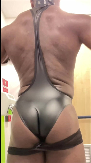 Black Bodybuilder Lats & Butt