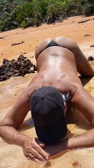 Ladysilva Hot Ass in Panties on the Beach