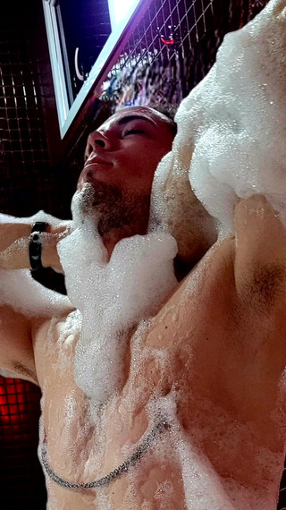 Motel Bath Tub! Let's Bubble with Me