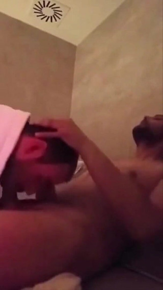 Des Randonneur Sucent S Enculent Et Sperment Dans Un Refuge De Montagne