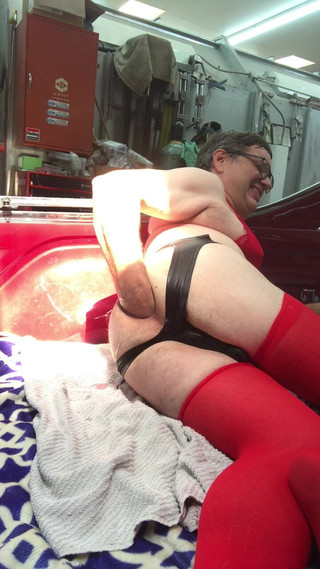 Hole Stretching Good Time!!!