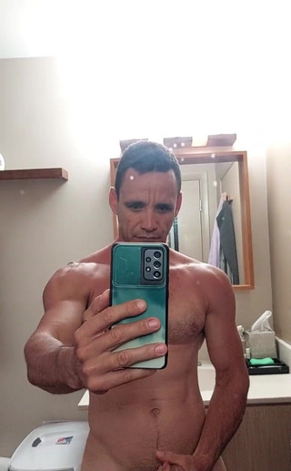 So horny in the bathroom, I have to cum