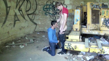 Twink fucked by Kameron Frost