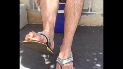 Worn Out Flip Flops / Thongs Slapping Against My Naked Male Soles Feels so Nice - Manly Foot