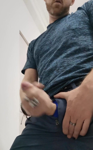 Rubbing out a quick one for a massive load