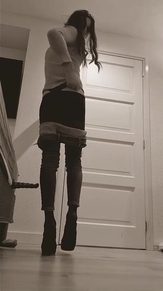 Sisshusband Pose and Ride Dildo 07