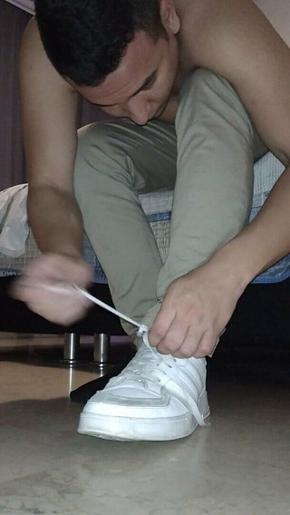 Latino Likes to Show His Feet for You to Masturbate