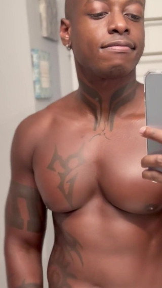 Cum Play with My Nipples and Make Out with Me