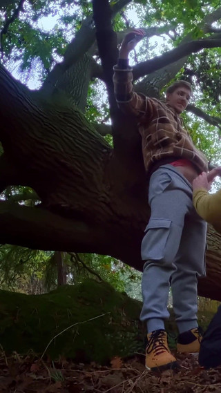 Sneaky BJ at the Park