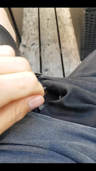 Who likes outside wank?