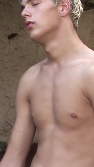 Exclusive video Bareback: Couple of beautiful boys fuck their asses outdoors