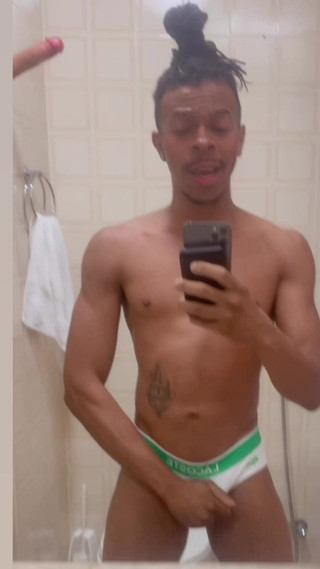 A Day in Rio, Sun on the Body, Desire in the Eyes. In the Mirror