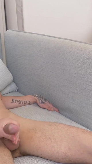 Big Dick Twink Gets Handjob From Stepdaddy - Twynkworld