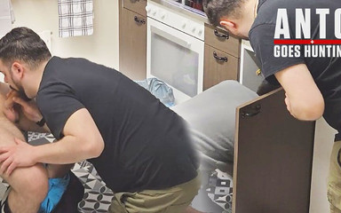 Young Straight Plumber (collegue of the Previous One) Comes to Check on My Sink and Get's Offered for a Blowjob