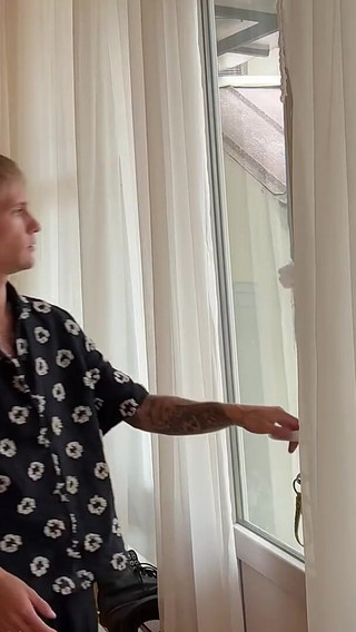 We Called an Electrician to Fix a Fuse, but a Cute Guy Showed up and Ended up Fucking Him.