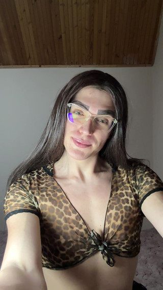 Showing off My Sexy Outfit and Ass