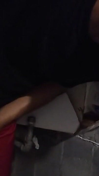 Era Necesario Una Paja En El Retrete En Realidad Te Gusta Mucho