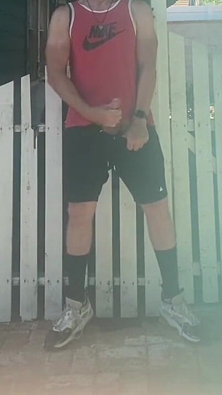 Quick Outdoor Cumshot From Jockdad87