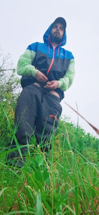 Masturbate at Public