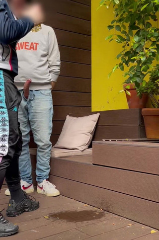 2 Boys Try to Pee in a Glass