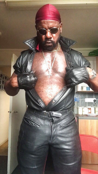 Black smoking muscle Stepdaddy nipple play