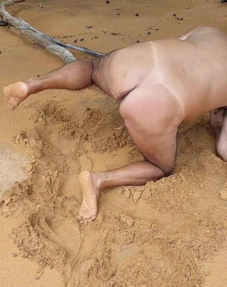 Ladysilva Showing off Naked in Public on the Beach