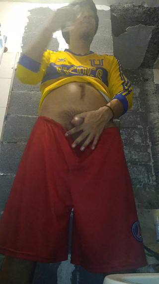 An Amazing Cock That Pricks Me on the Tip Very Rich as It Gets Big