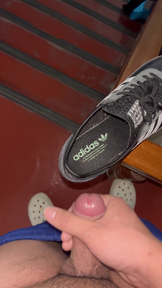 Shoot on the Shoes on the 5th Floor