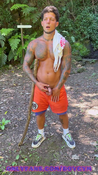 Closer Pissing in the Forest!! I Think Anybody Discover Me