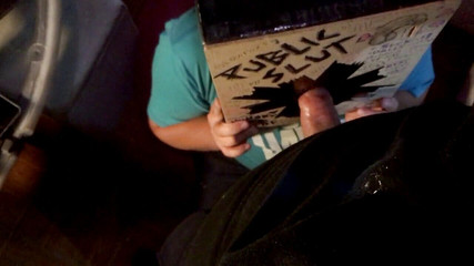 Gloryhole fag services a thick cock