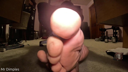 Worship My Feet While I Game!