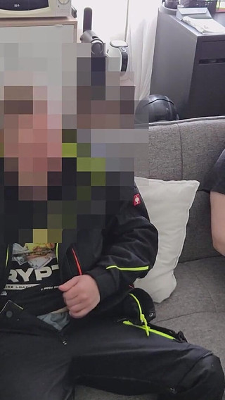 Caught by the Handyman! He Said I Should Continue... and Got His First Blowjob From a Guy - Antogoeshunting