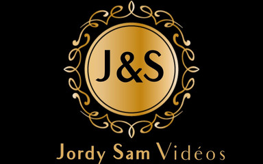 Jordy Suckt Sam in the Living Room