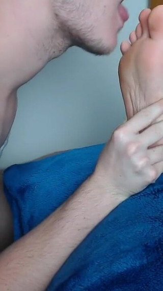 I Cum on Twink's Feet