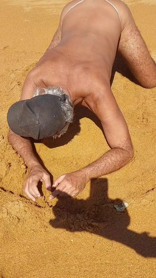 Ladysilva Hot Ass on the Beach, Go Fuck Me