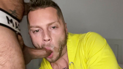 Mars pumps juice from her new boyfriend